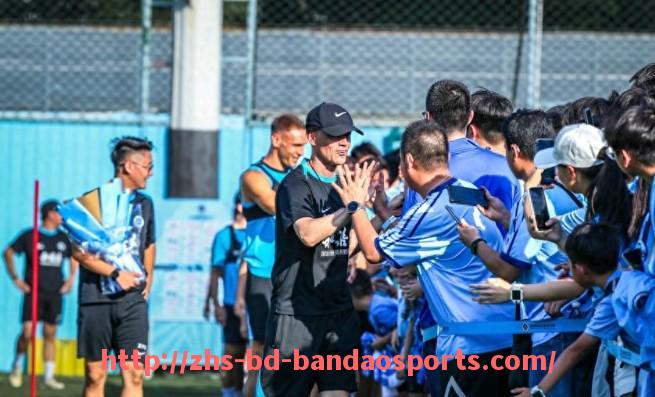 半岛体育-英超球队球衣英文表达及发音指南